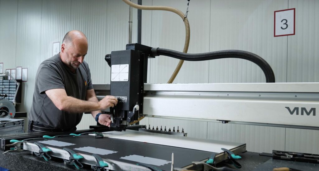 Der Prozess der Herstellung eines Industriegehäuses